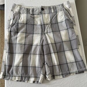 AE Gray Plaid Men's Shorts longer length size 36